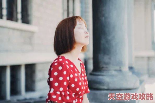 年轻的小婊6线观高清旺角的天空2之男燒衣