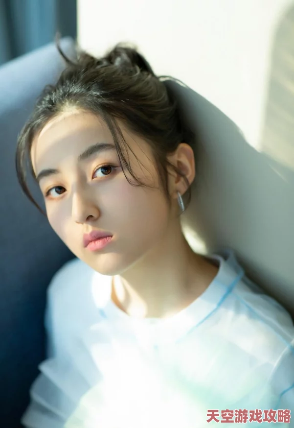 三百迷妹坚守不渝，严防走丢力挺女星：揭秘逆袭之路上的超强铁杆粉丝团最新动态